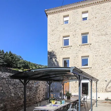 3 Bedroom In Semesterbostad Vanosc